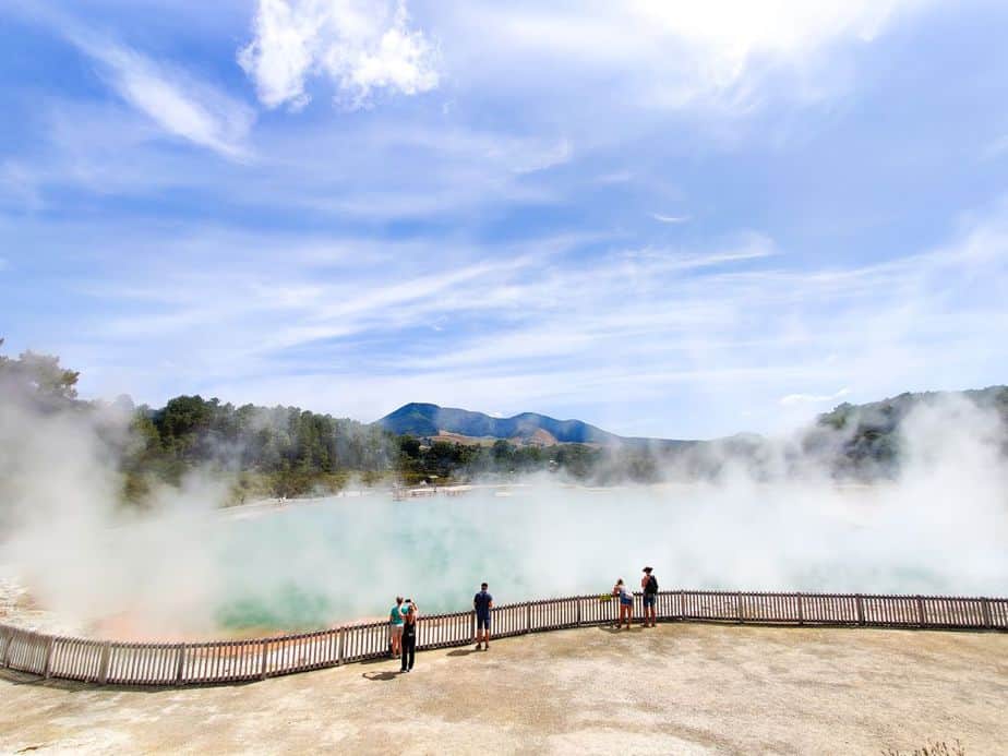 L'eau du lac Champgne O Tapu Rotorua Nouvelle-zélande