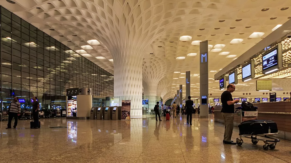 Mumbai 03 2016 114 Airport International Terminal Interior 1