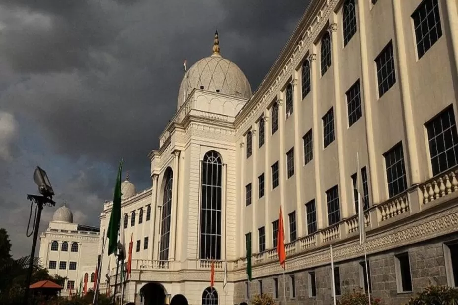 1. Salar Jung Museum